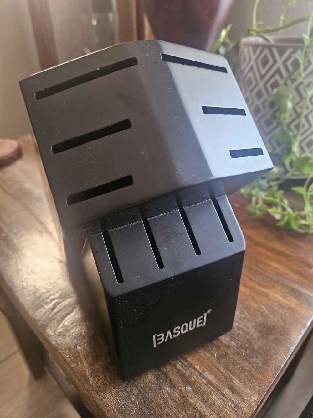 BASQUE MATTE BLACK SERIES •10 SLOT KNIFE BLOCK•